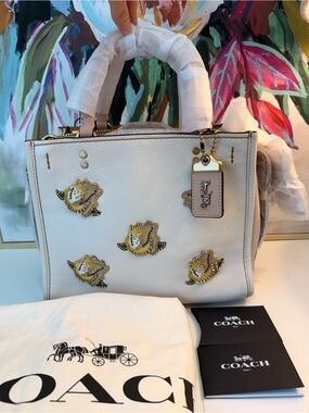 NWT Rare Collectible Authentic Coach 1941 Rogue 25 with Floral Appliqué in Chalk